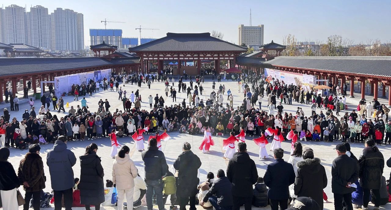 医圣家乡的冬至温暖，，白云山亚洲必赢的爱心护航