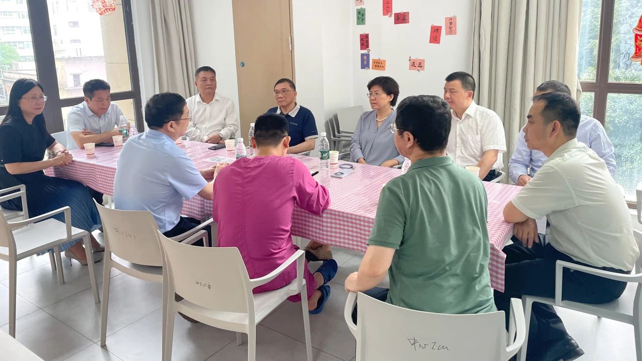 慰问革命先进 赓续红色基因——市委组织部副部长、、老干局局长刘梅一行慰问我司离休干部刘玉珍同志